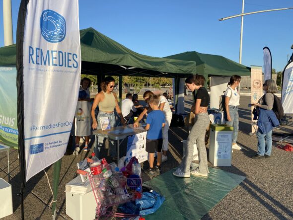The cleanup of the Thermaikos Gulf in Thessaloniki with magnets.